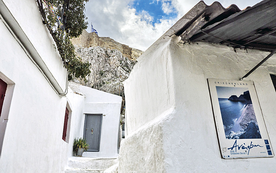 ATHENS-DOWNTOWN-SUNDAY-GUIDE010-anafiotika.jpg